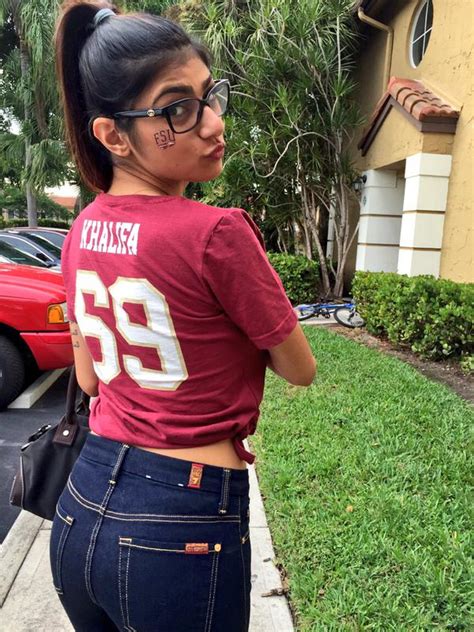 mia khalifa xxx fotos|Mia Khalifa Porn Pics 